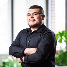 Salvador González headshot